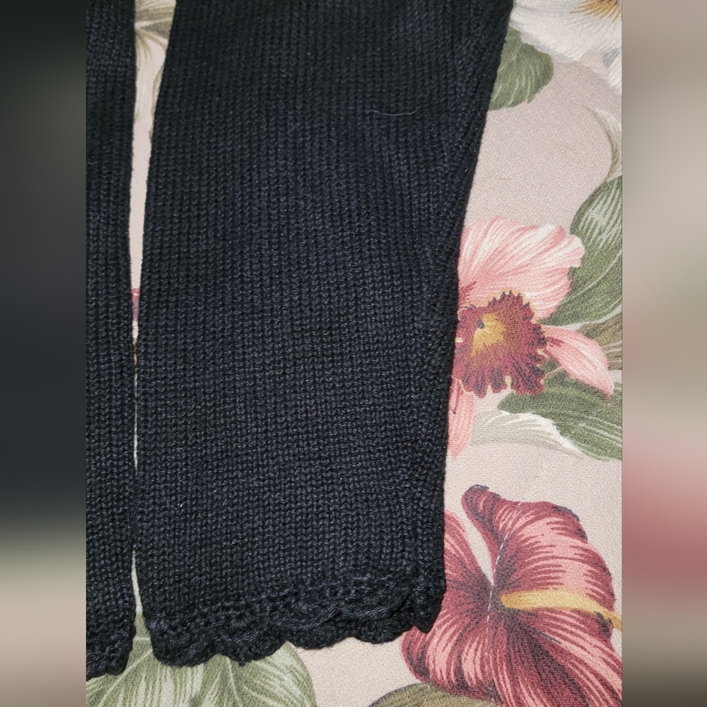 #268 Festive Black Cardigan with Holiday Embroidery,sze. XL - Picture 10 of 16
